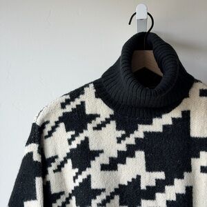 H&M Black and Cream Oversized Turtleneck Sweater